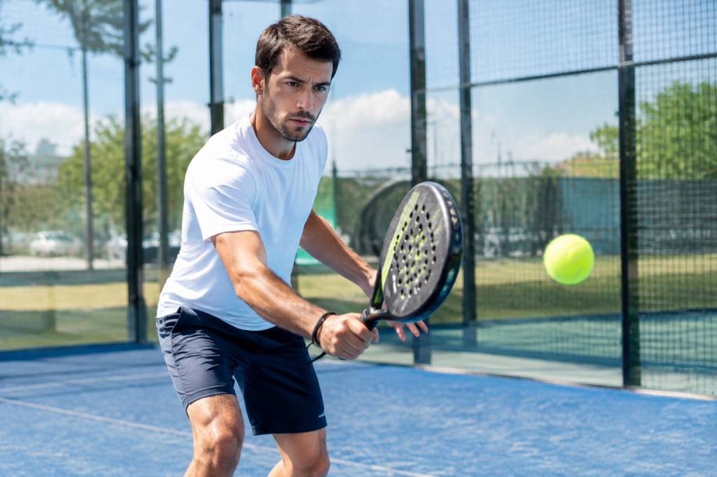 Quand changer sa raquette de padel : les signes à surveiller et le guide d’achat pour bien choisir